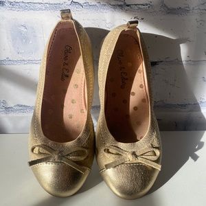 Little Girls 12M Olive & Edie Gold flats!